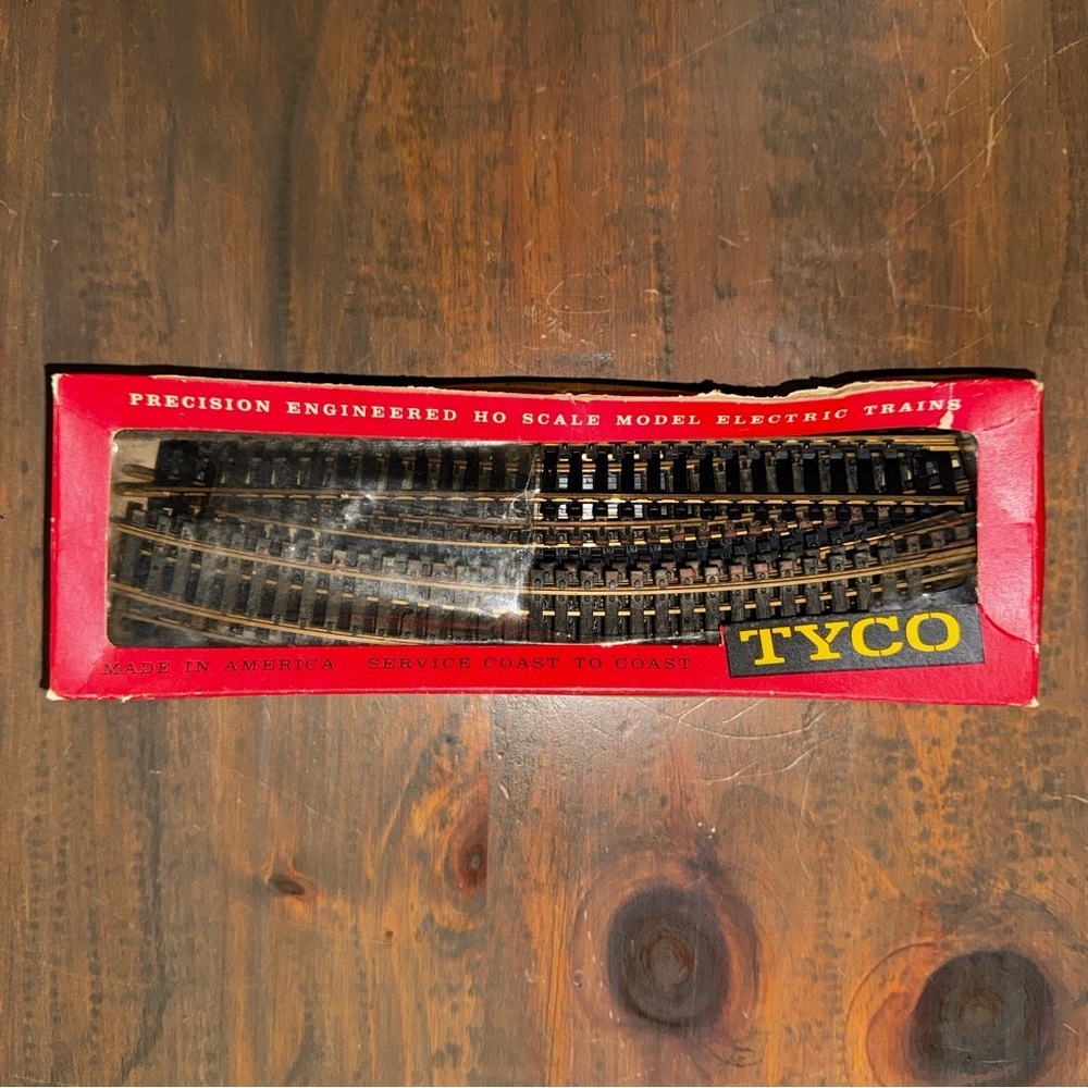 Vtg Tyco HO Scale Model Electric Trains Tracks In Red Box USA Made New Old Stock